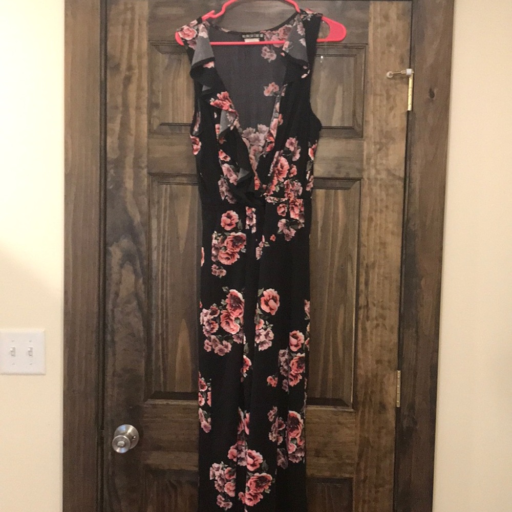 Women’s floral jumper NWOT